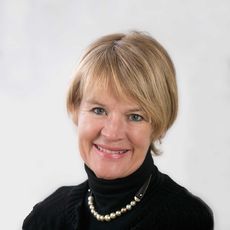 Ewa M. Roos